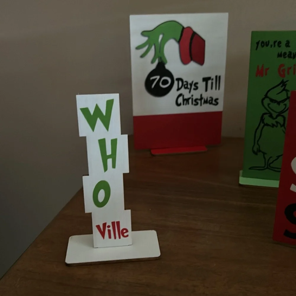 Grinch wooden display